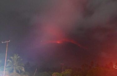 レウォトビ火山が大規模噴火！噴煙が高度約1万6000mに到達　日本への影響は？インドネシア